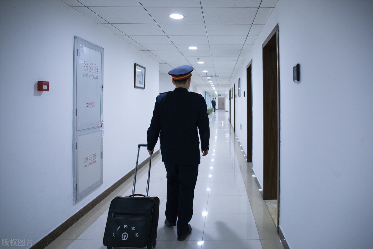 高铁司机的一个月工资最高是多少,高铁司机一个月工资有多少钱