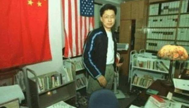 10年前,那个曾教3亿人疯狂英语,被曝家暴丑闻的李阳,如今怎样了