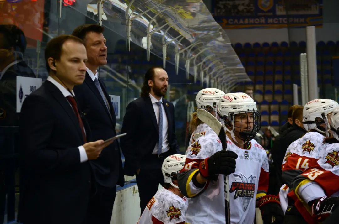 WHL|深圳万科阳光客场7比0胜7.62，14名球员出场9人得分