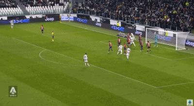 经典足坛华丽外脚背进球助攻集锦,足球十大角球破门集锦