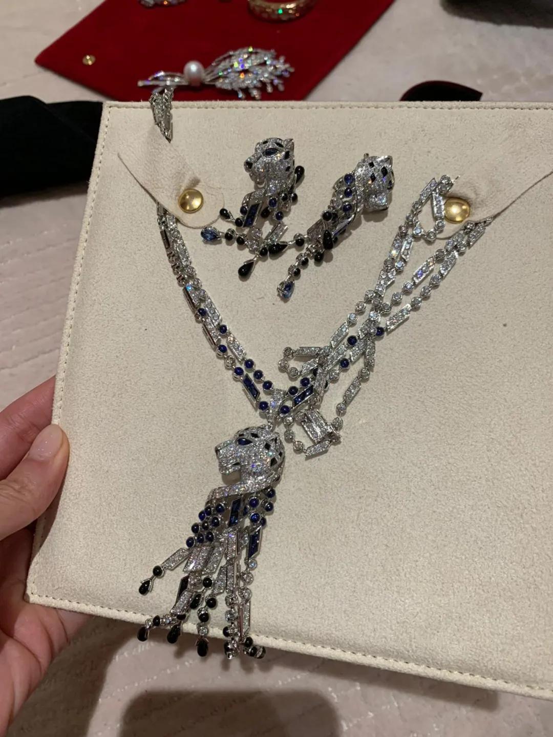 58岁亿万富婆带资入组，无人敢骂：风水大师都当上女主了...