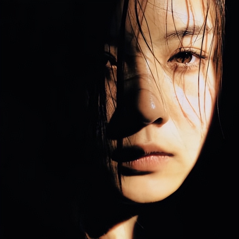 好看的精致头像女人味十足的,有艺术气息的头像唯美女