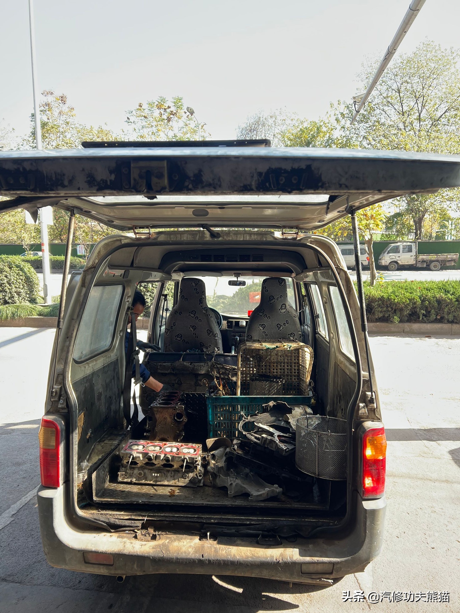 奥迪大众保时捷烧机油专修,2.0t奥迪a6烧机油吗