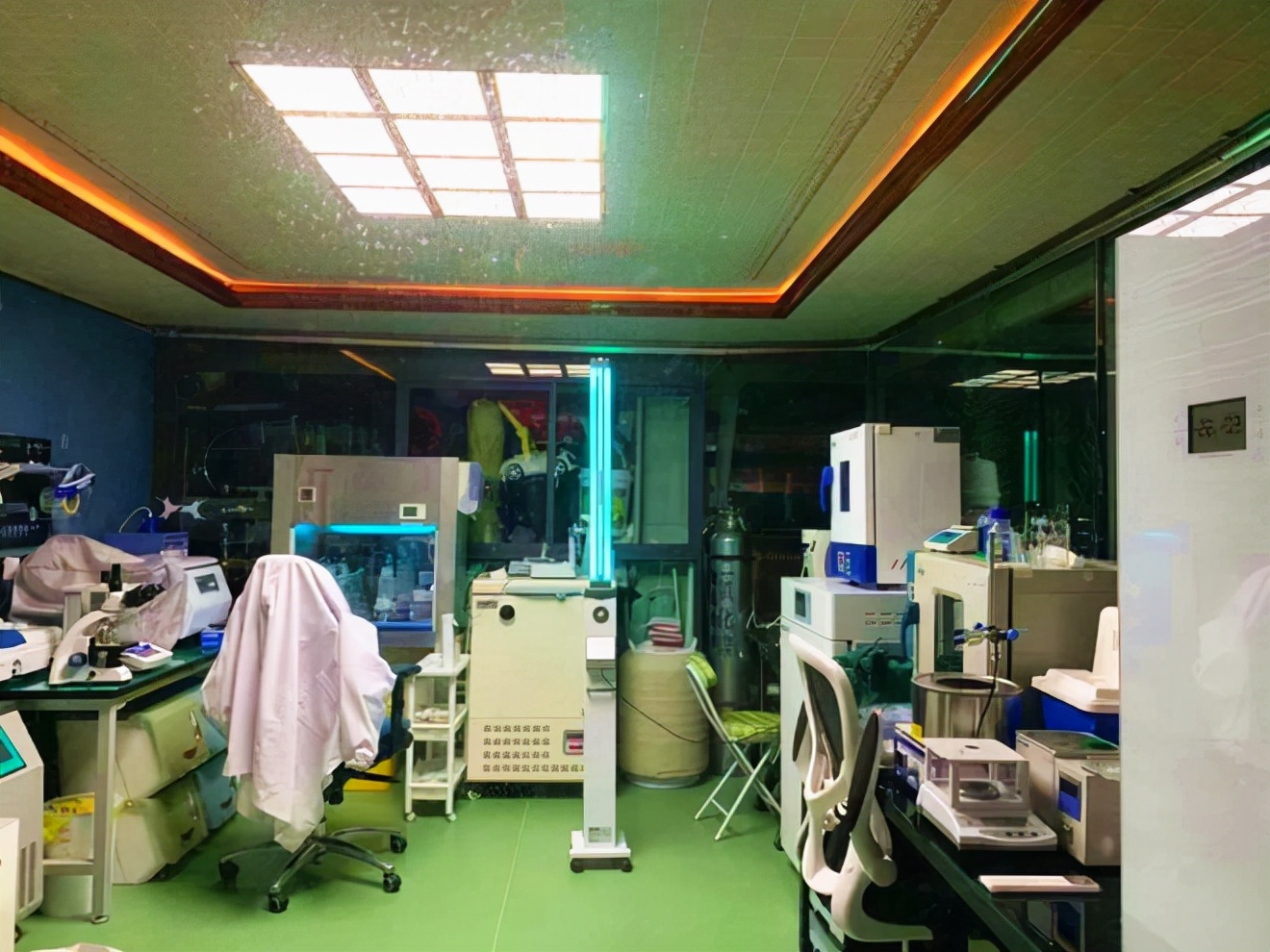 现实版我不是药神兄弟造药救母,我不是药神真人救儿子