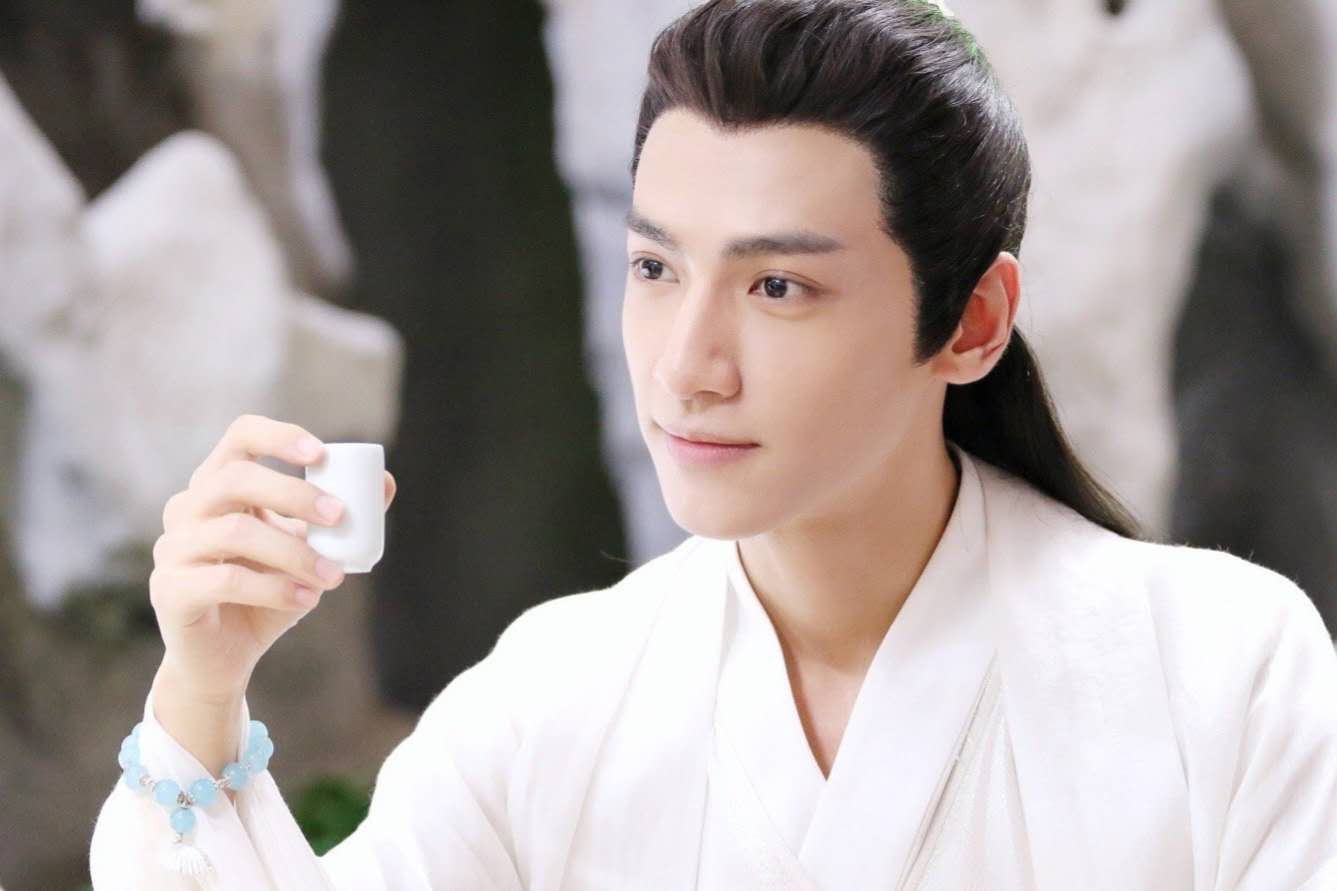 男星减肥后颜值变化,男明星减肥瘦到脱相