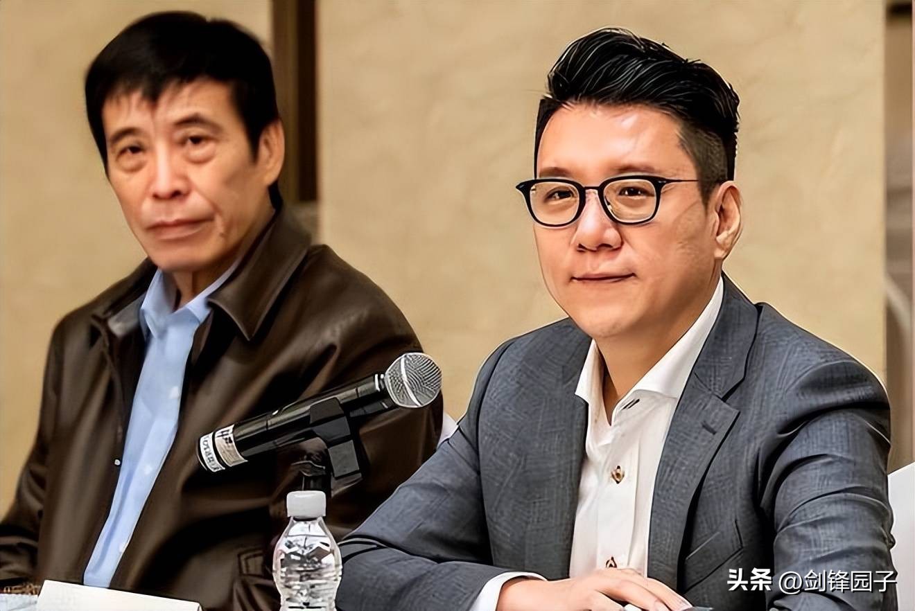 不用猜下一个，主席、纪委主任都被“罚下”,足坛谁都可能进去