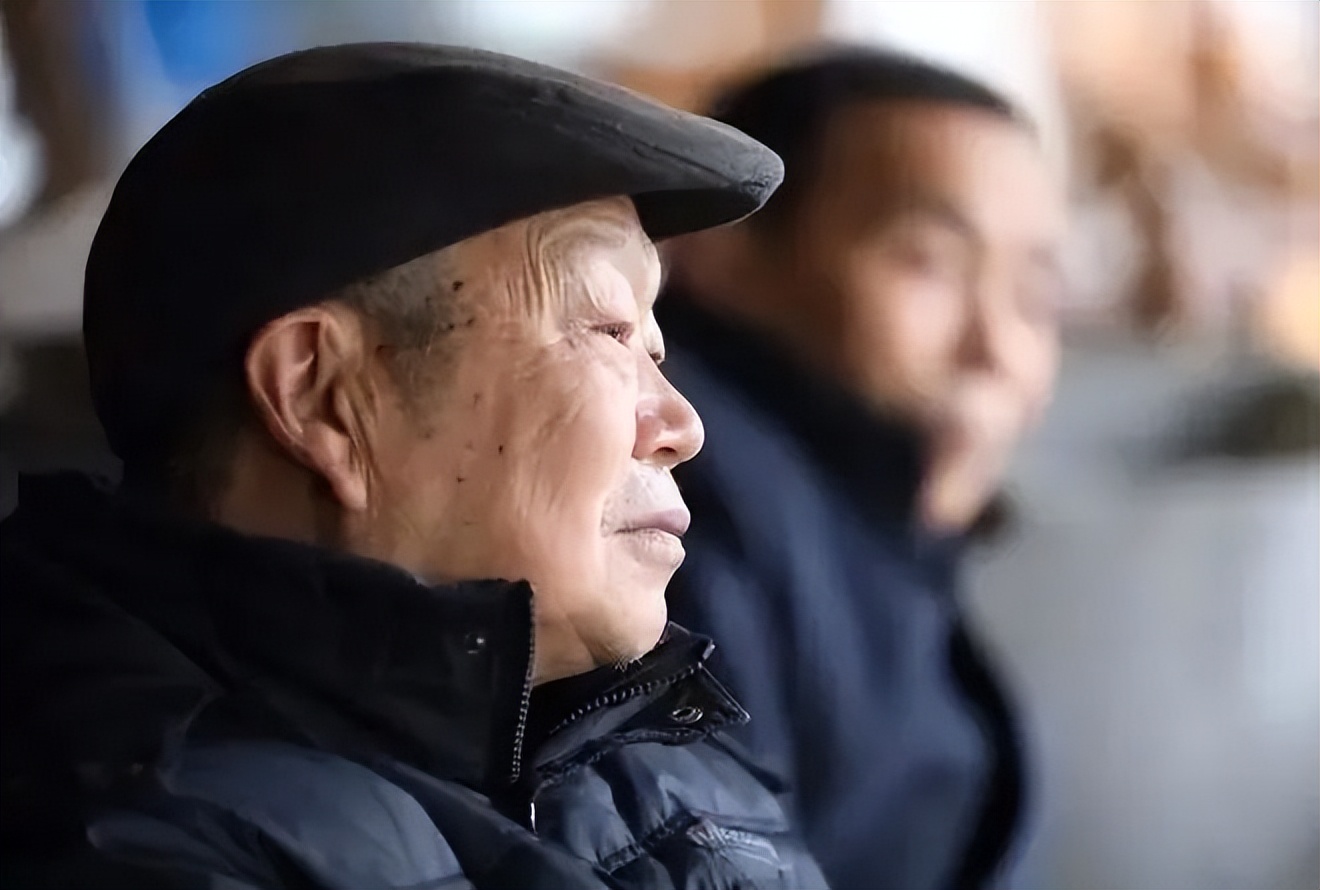 年纪大了再有本事也没用,人到中年记得关好身后的门