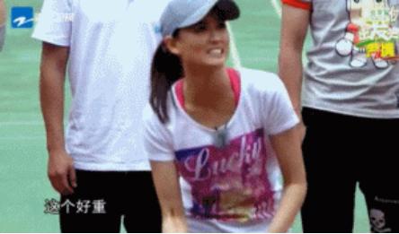 “只讲英文”李安琪：嫁*小鹏李**13年，从不说中文，哪来的优越感？