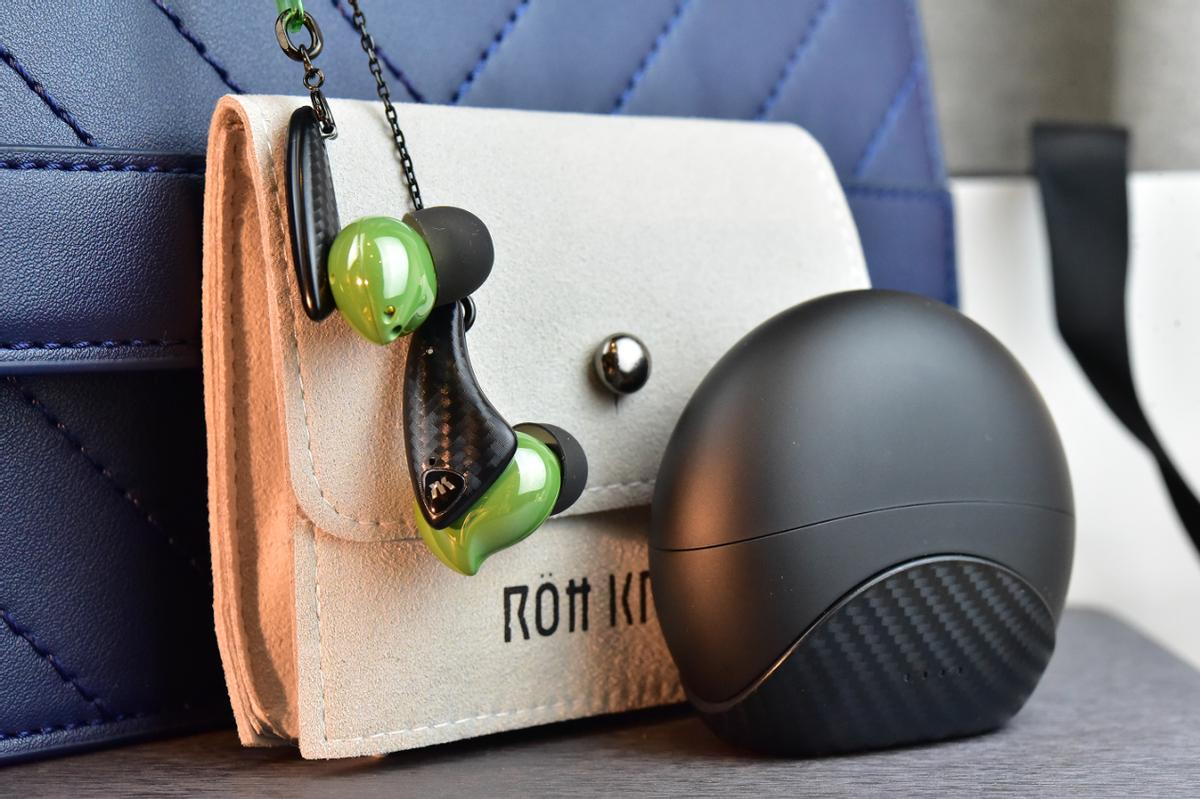 重新定义轻奢运动耳机,乐旷陶瓷耳机莫文蔚