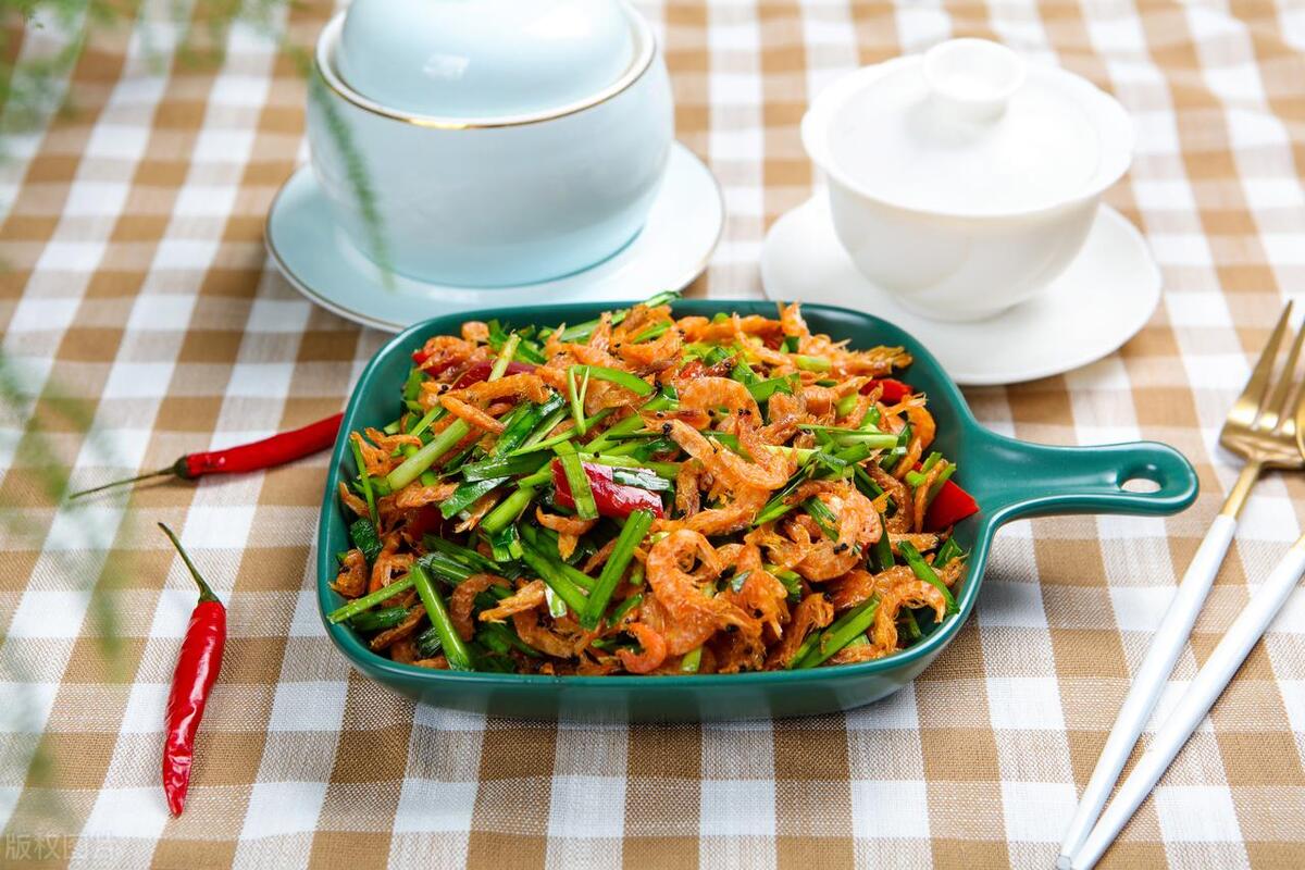第一美食韭菜炒河虾做法,河虾炒韭菜小妙招