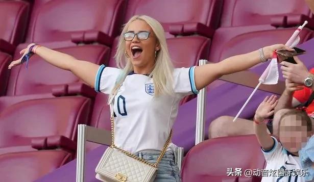 英格兰太太团换西班牙球衣,英格兰太太团06