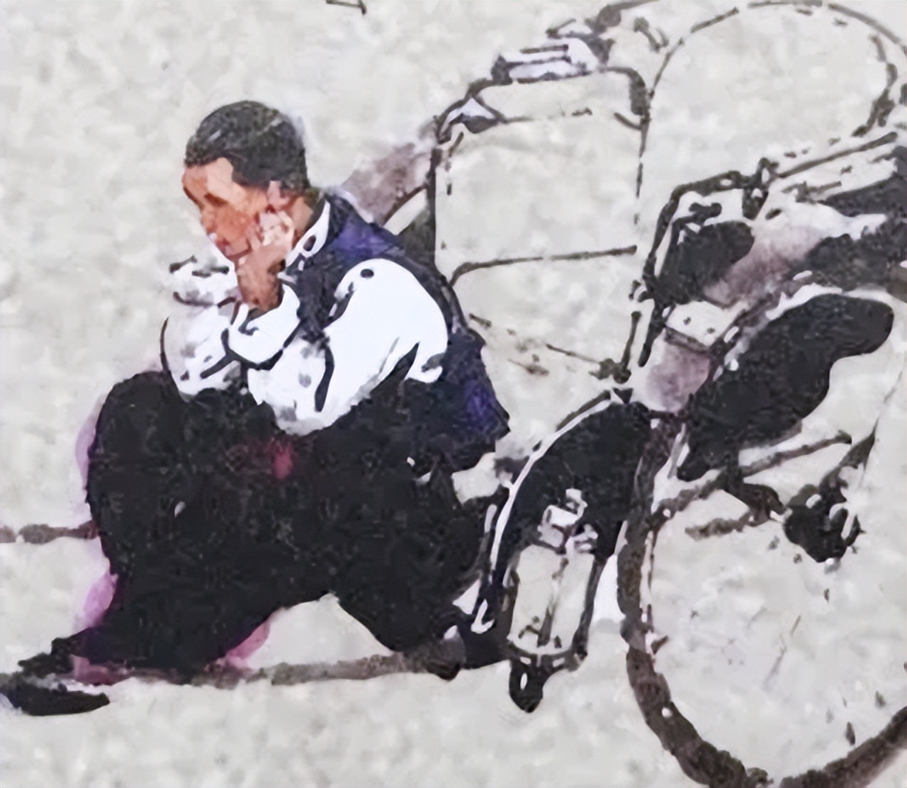 老舍笔下的骆驼祥子进行分析对比,老舍在骆驼祥子中描写的京味儿