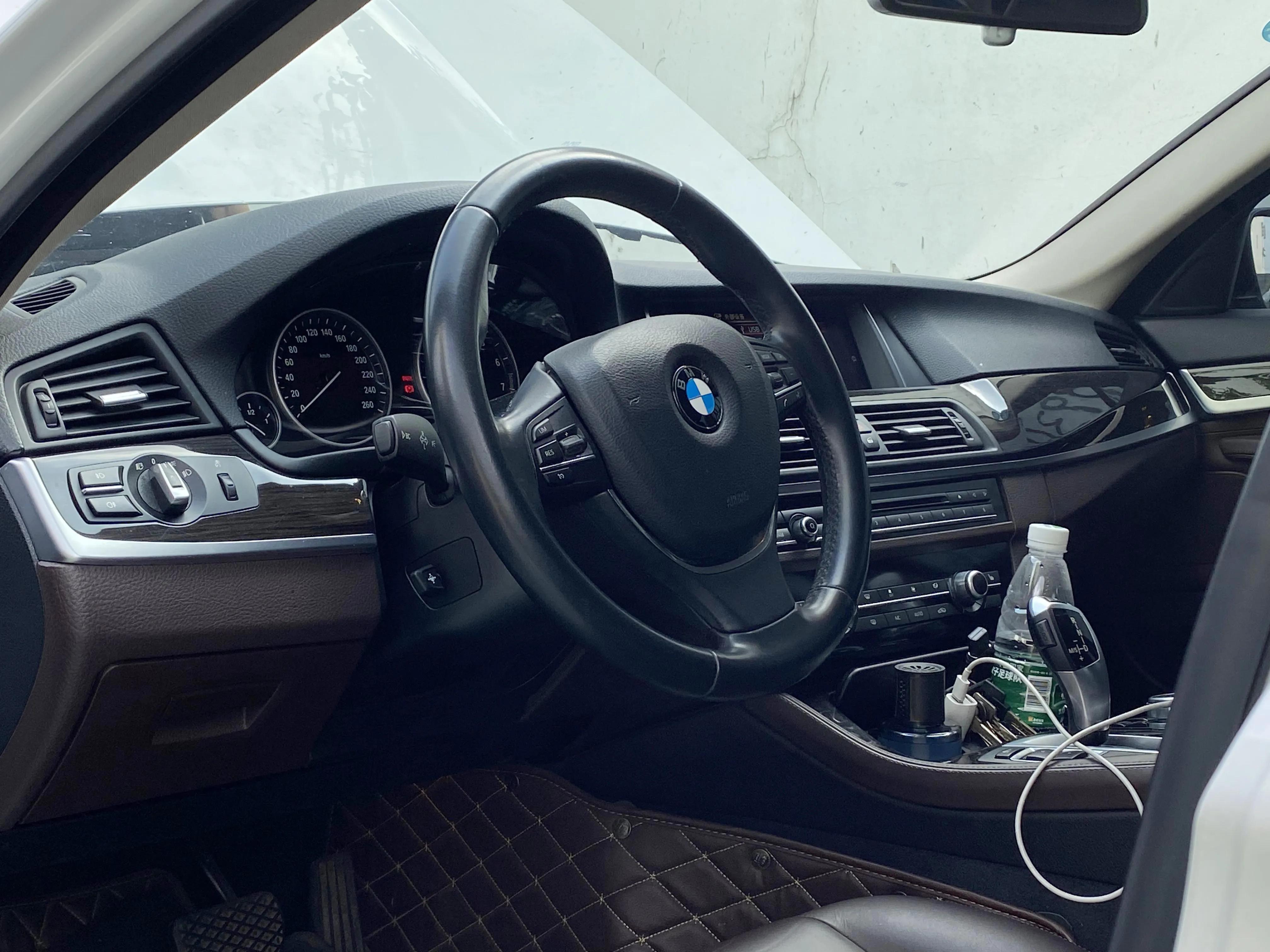 宝马525li和红旗h9对比性能,宝马525li2.5自吸多大马力