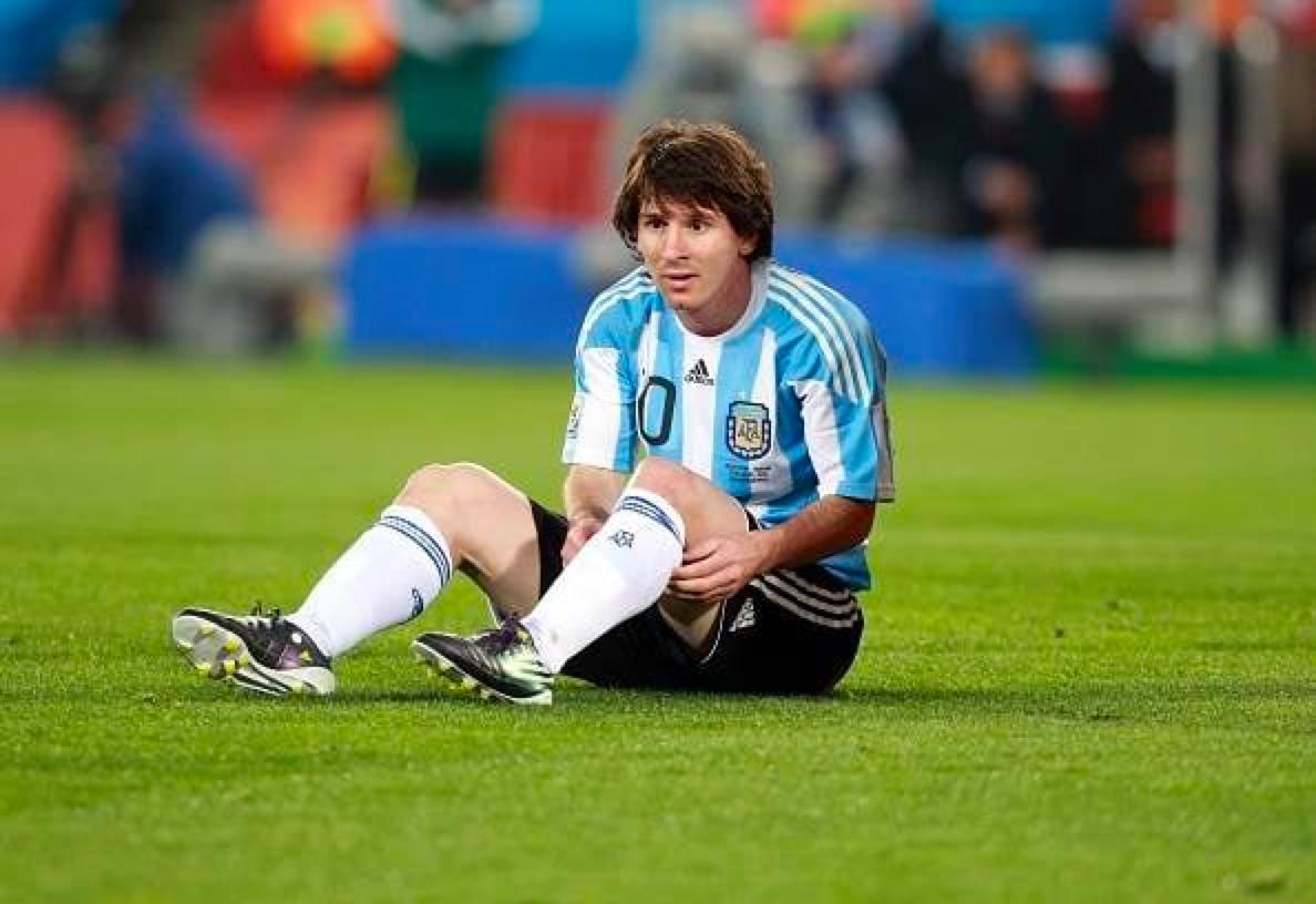 梅西世界杯能超过马拉多纳吗,梅西夺冠可以拯救阿根廷的经济吗