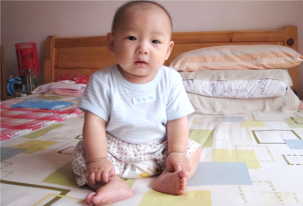 0-2岁宝宝运动发展特点,0-12个月宝宝运动训练大全