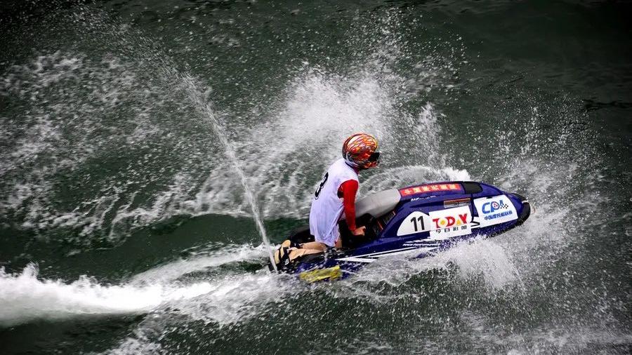 风靡全球的水上休闲运动（七）摩托艇运动