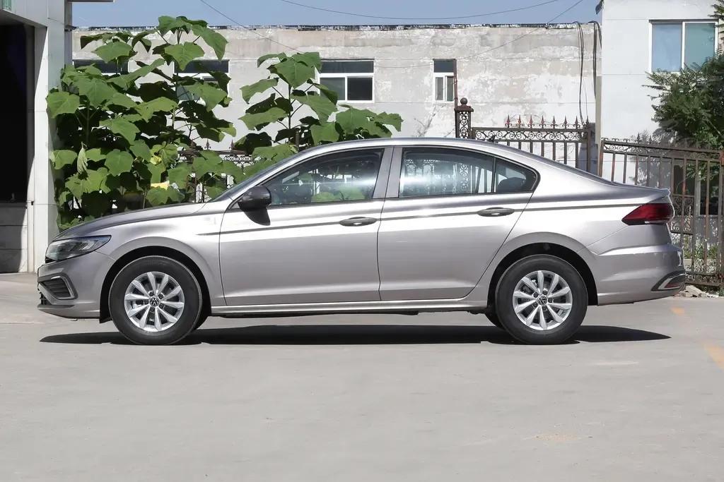 大众2023款宝来新车型上市！换装1.5L+6AT，值得买吗？