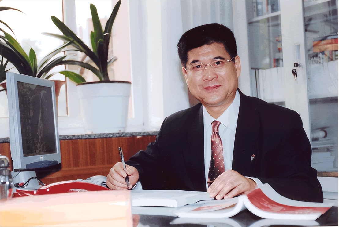 张琪：法学之路的启明星聆听宋才发教授《法学方*论法**》课程有感