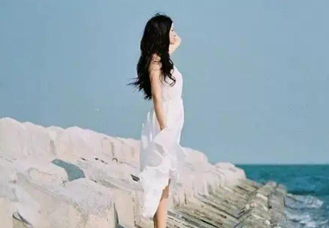 一个人越过越好的迹象是什么,一个人越过越差的表现