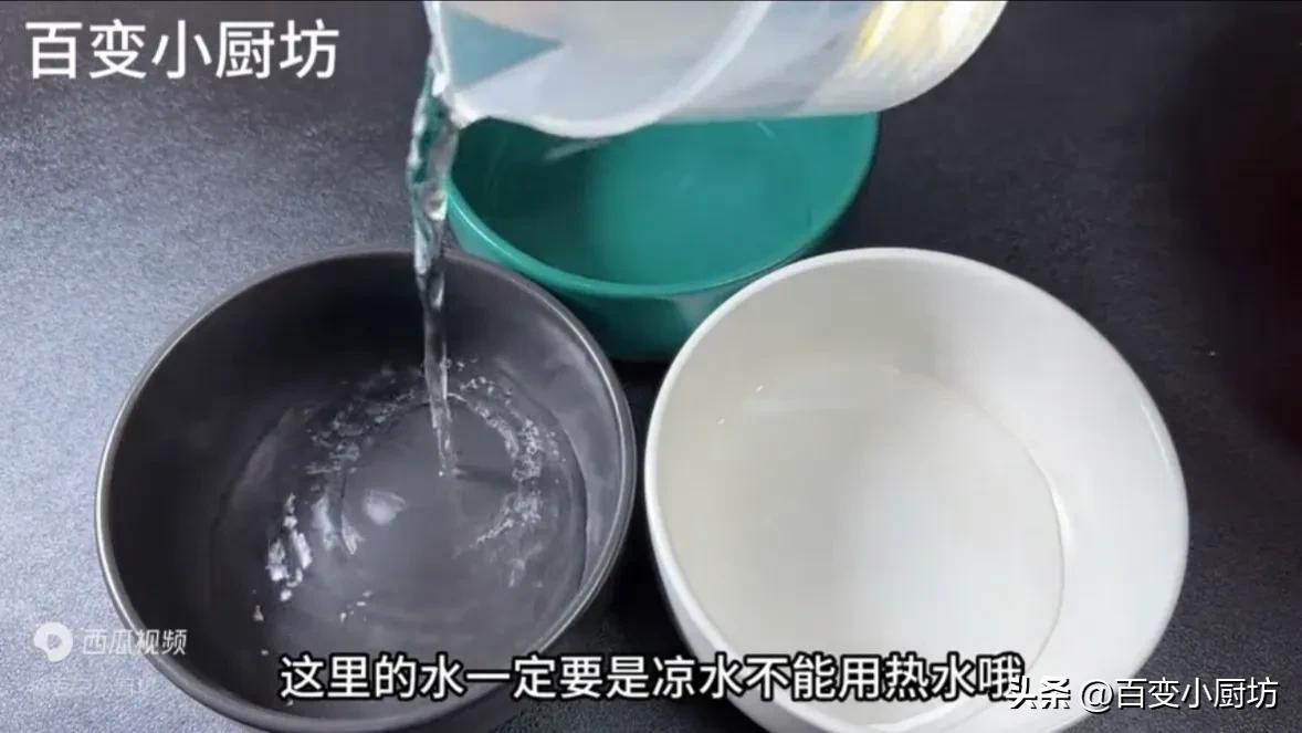 水煮荷包蛋怎么煮才不会散开,荷包蛋不要直接下锅煮教你小窍门