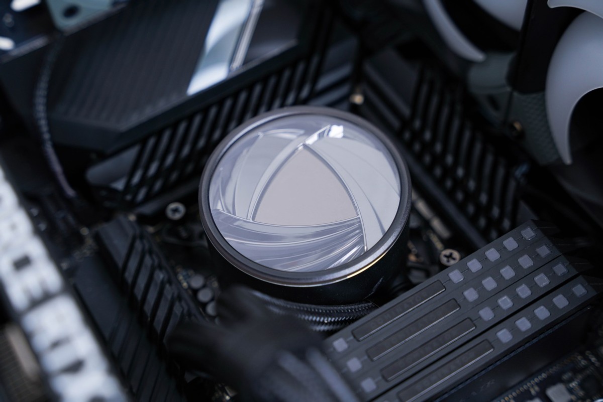 高级感桌面搭建,diy改造电脑主题机箱