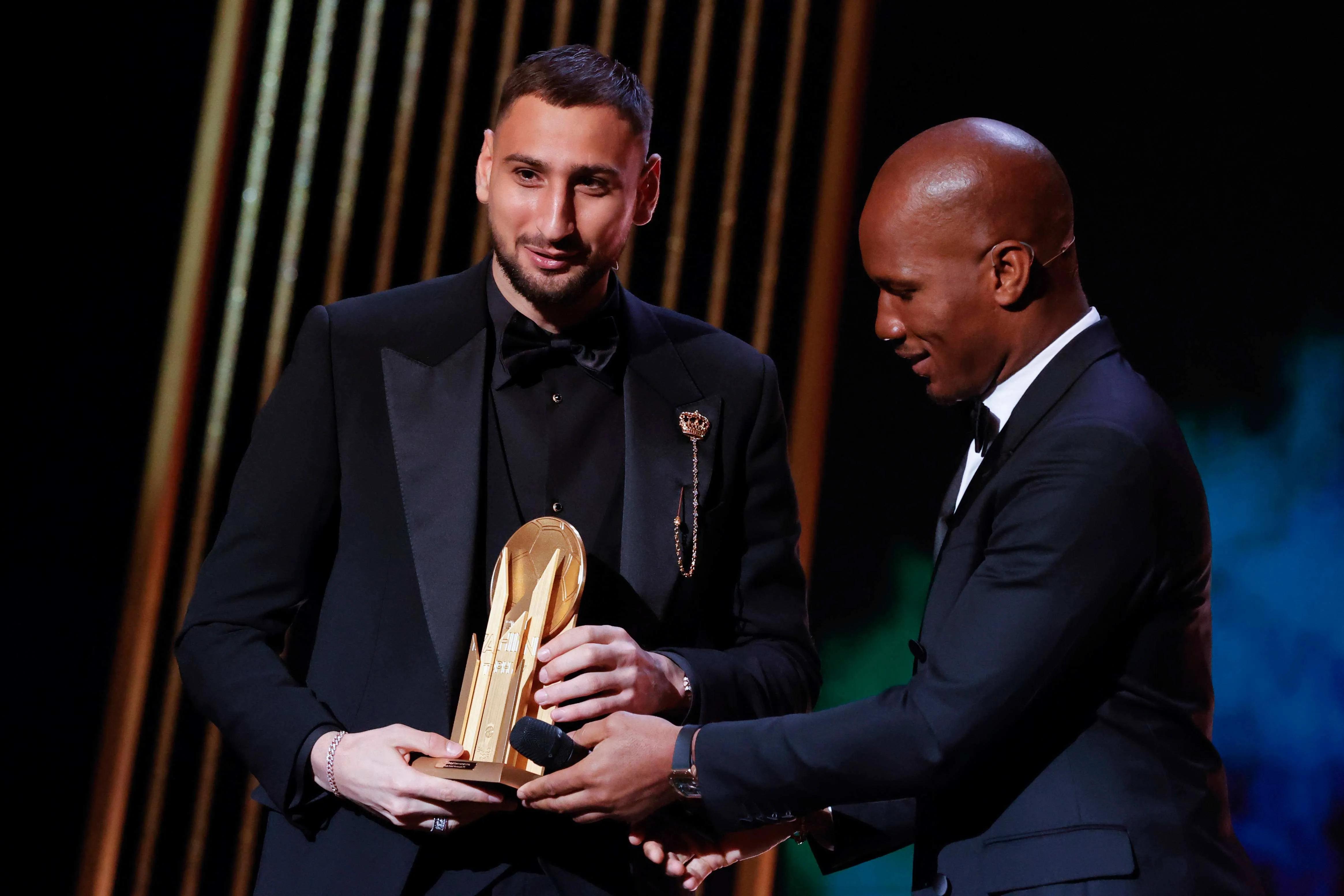 足球球迷防守能力怎么样,足球场上强硬的防守