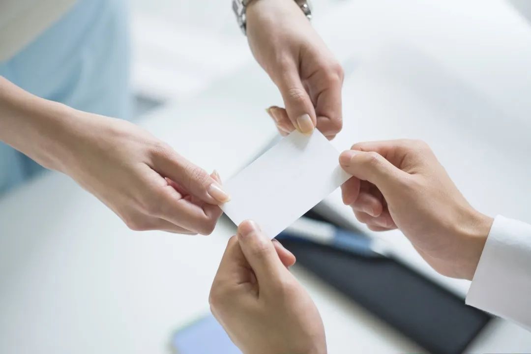 现在这个时候，听我一句劝：金融男的另一半，千万不要做全职太太