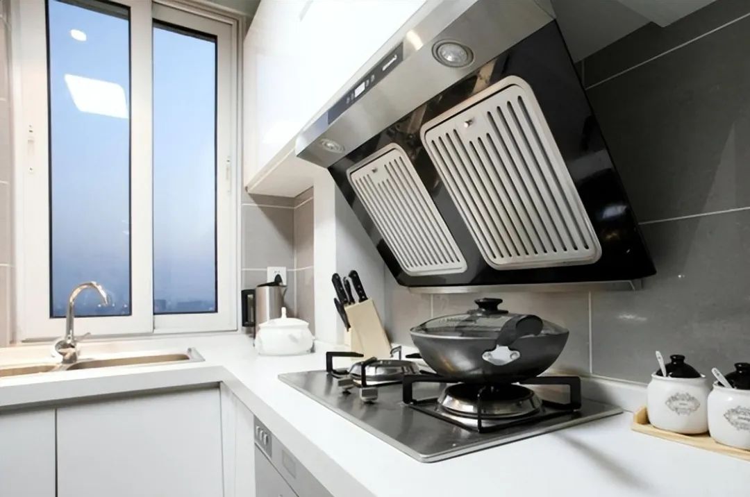 清洗完油烟机为什么吸力变小了,油烟机多久不洗吸力会变差