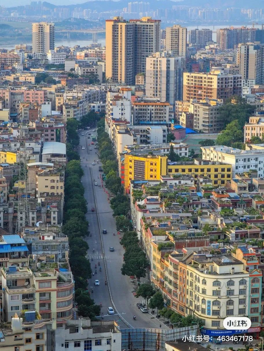 在这座岭南小城，喜欢广西和喜欢广东的都不会沉默