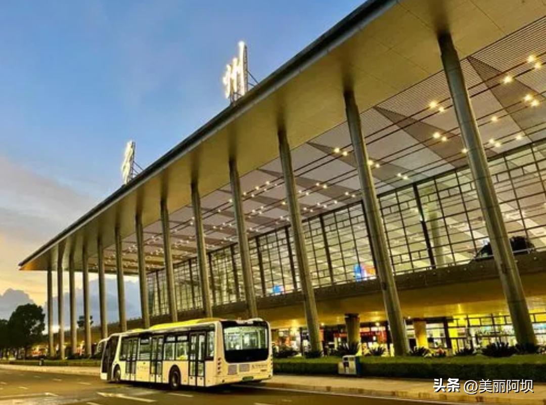 九黄机场首航,川航开通西安直飞九黄