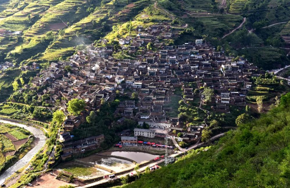 云南一小伙打工5年回家,云南小伙14岁创业18年