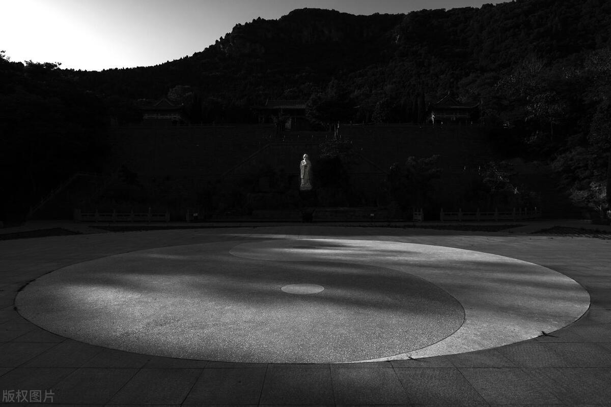 西方哲学家为什么崇拜道德经,西方哲学和道德经