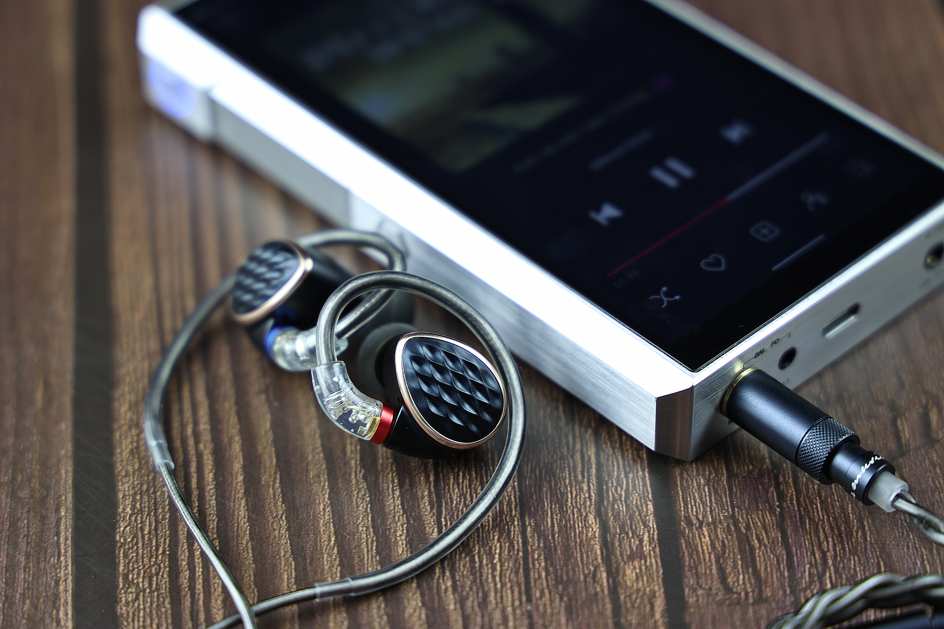 【耳边一分钟】飞傲FH15+龙珠ZXfinal联名TWS+iBassoDC04PRO