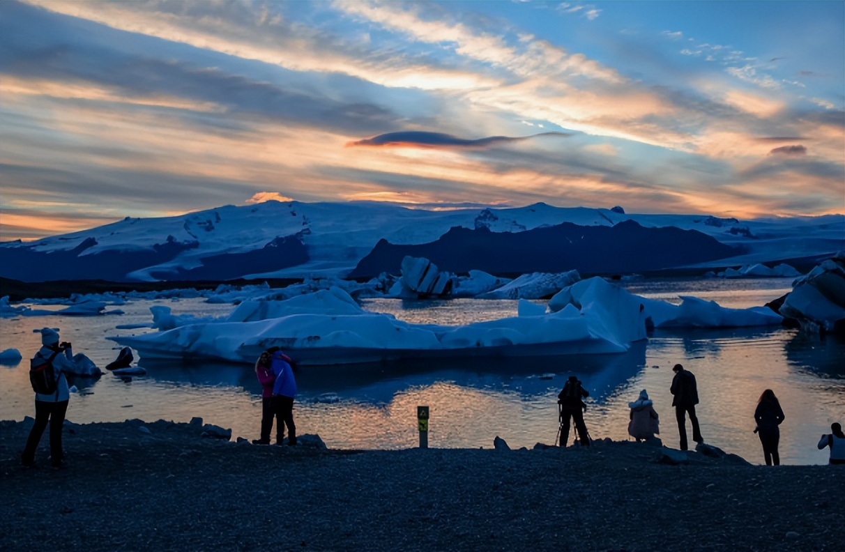 英国留学费用汇总一年大概多少钱,英国留学费用一年大概多少人民币