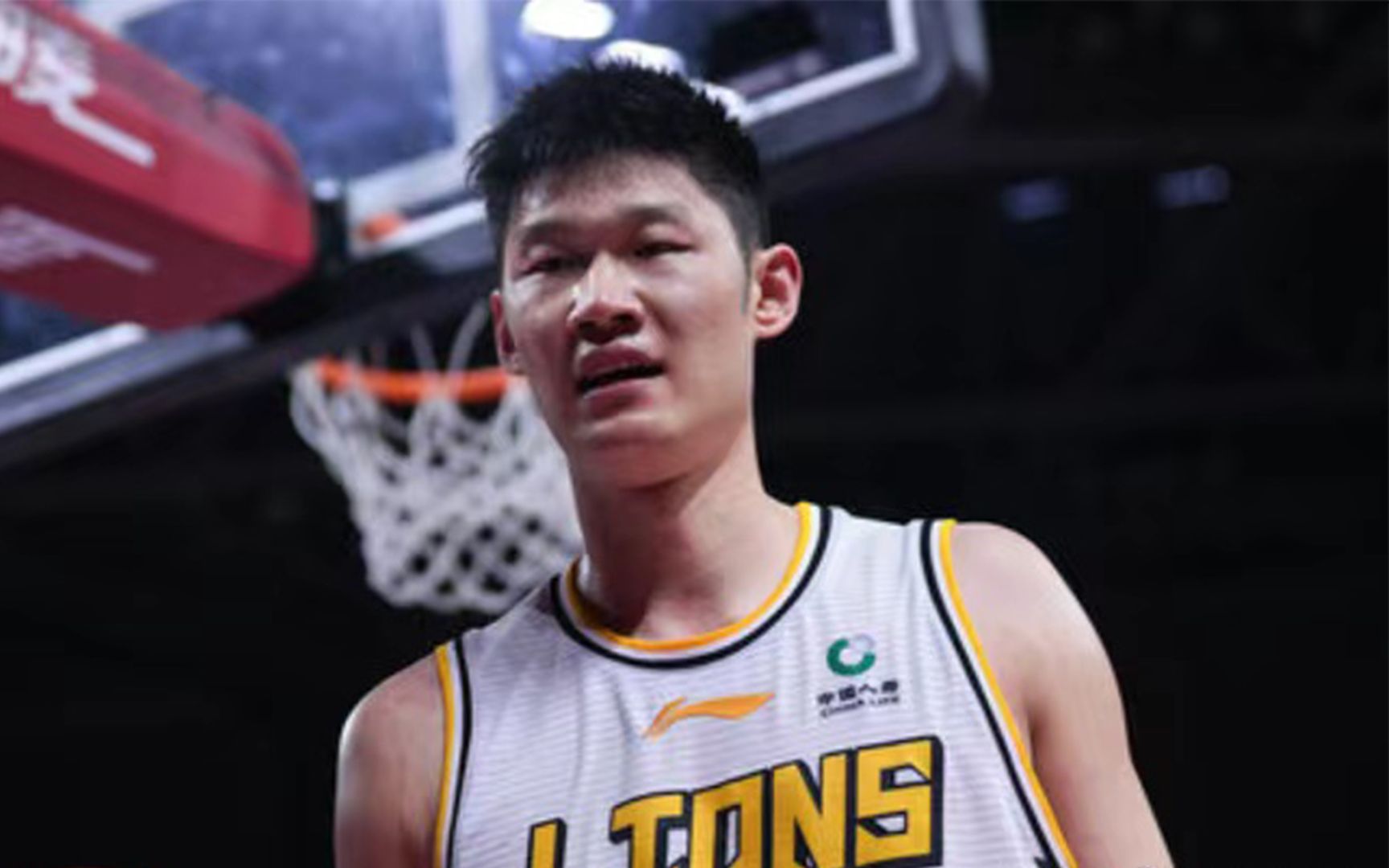 盘点cba历史十大中锋,cba总决赛姚明51分21篮板