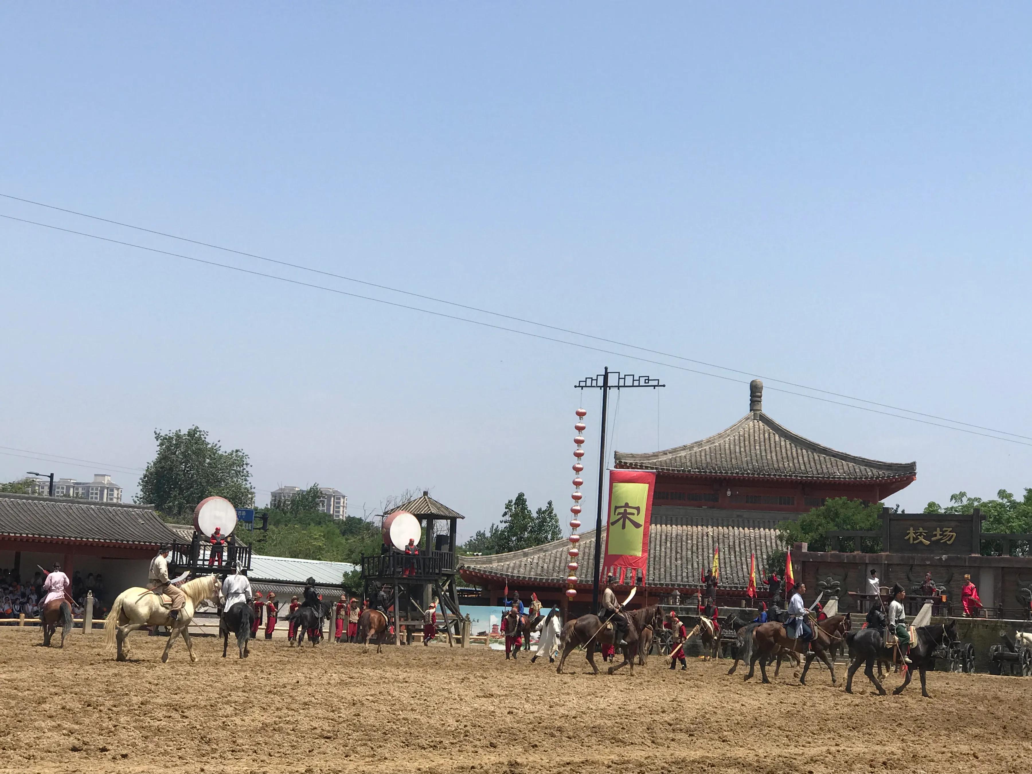 开封清明上河园吃饭攻略,开封四味菜哪家最正宗地址