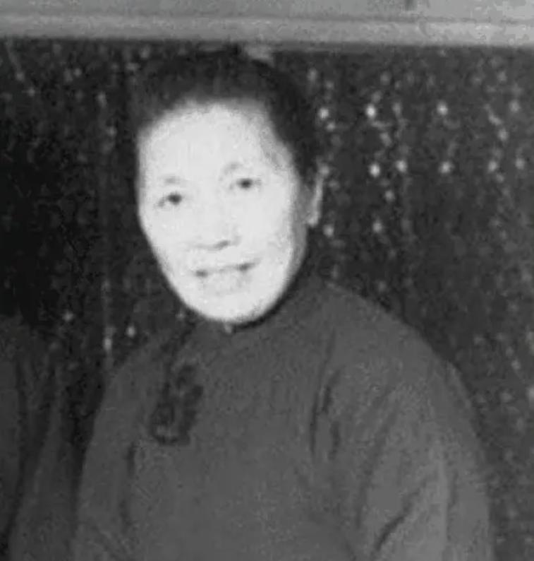 民国著名的佘爱珍三个女人,民国奇女子佘爱珍