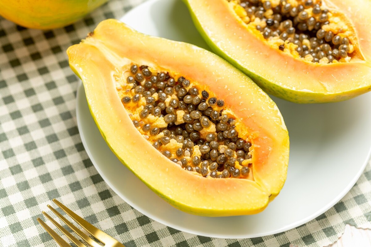 常见水果含有哪些营养成分,常见水果的营养价值与功效