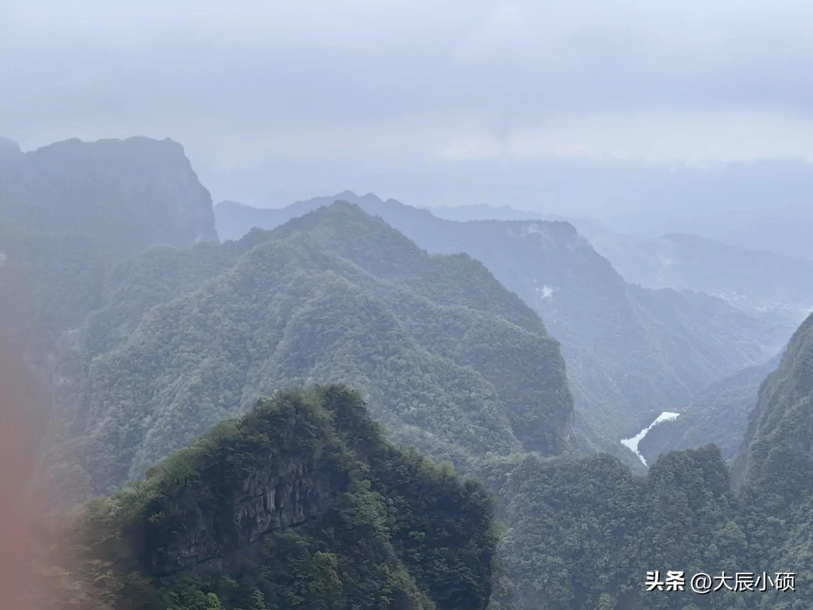 同学们出去郊游,同学们旅游玩得好开心