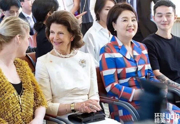 韩总统夫人被曝花10亿公款买衣服？经查都是山寨货！魔咒剑指总统