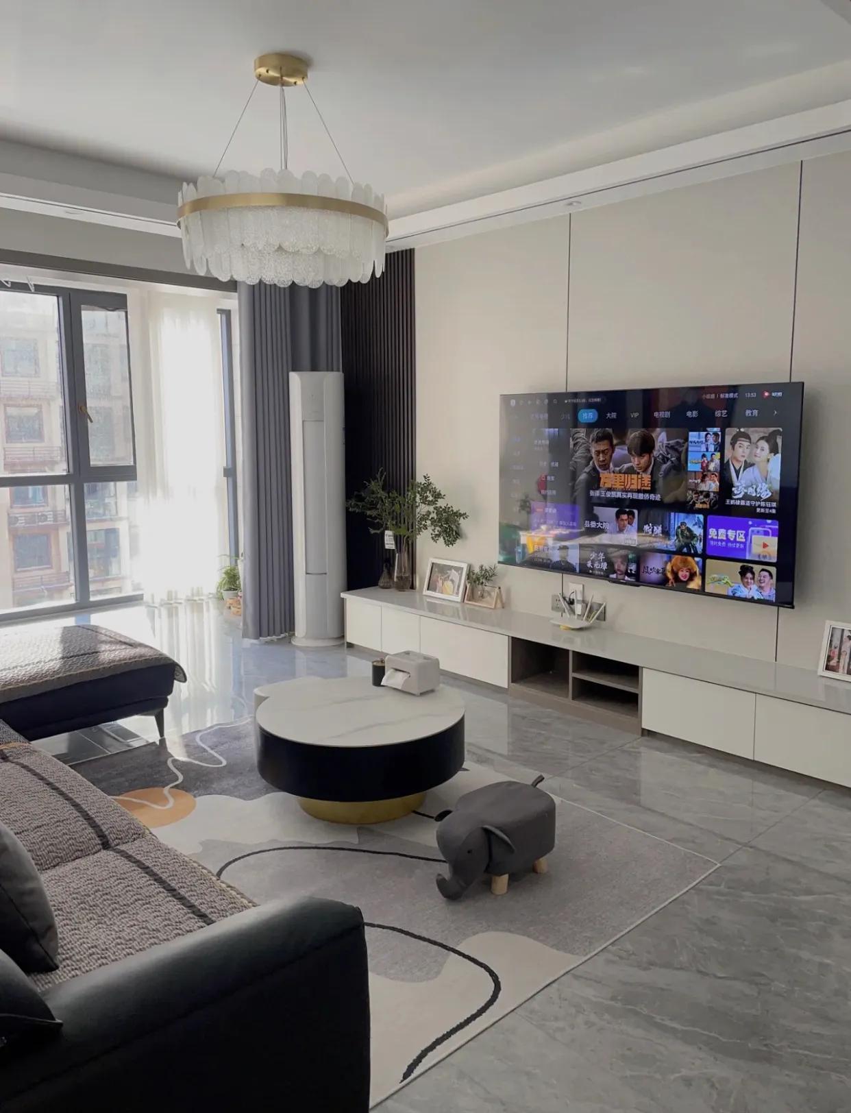 悬空电视柜和放地上的哪个更实用,地面电视柜和悬空电视柜