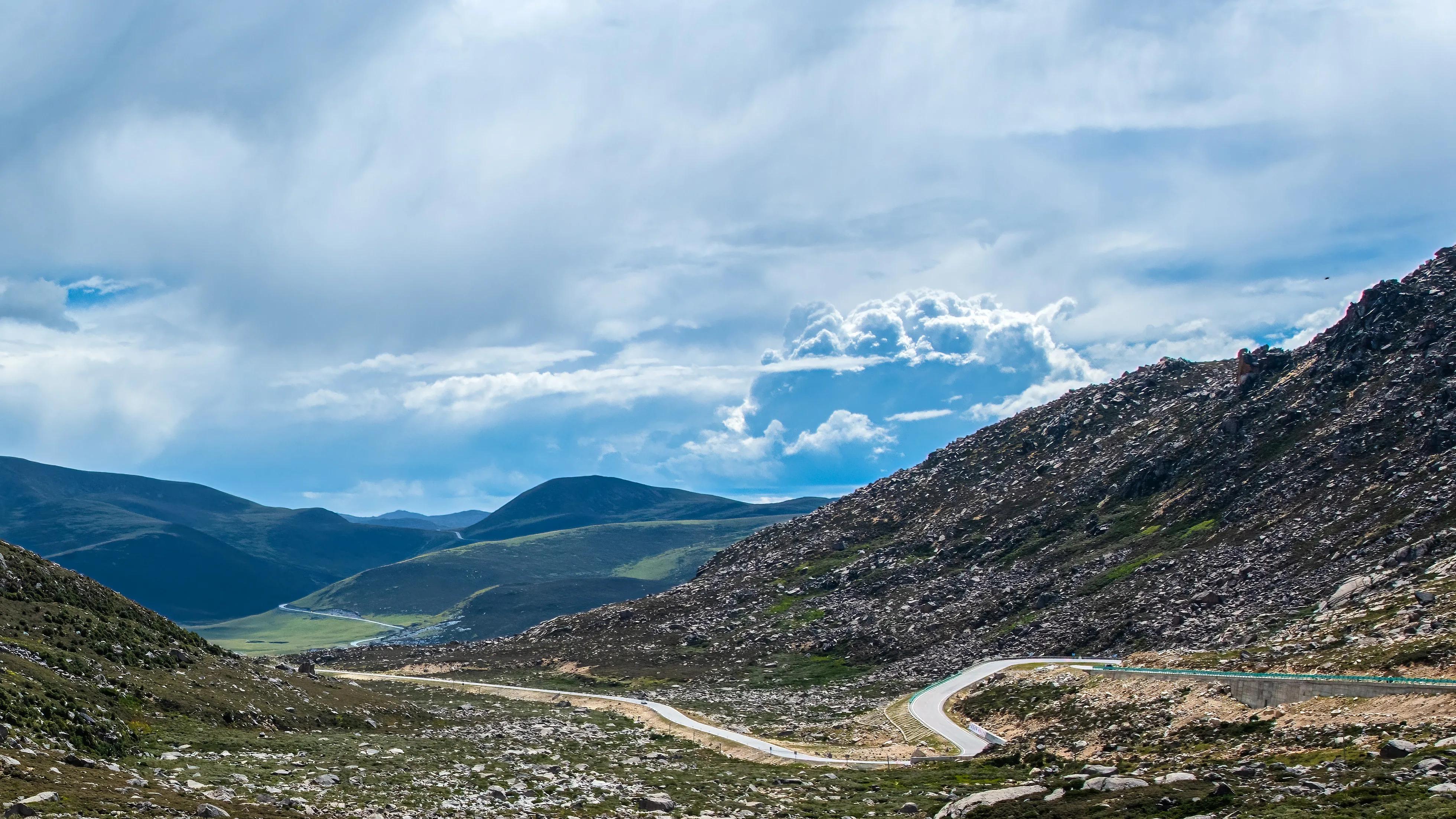 甘孜州最美风景在路上,金秋的甘孜州