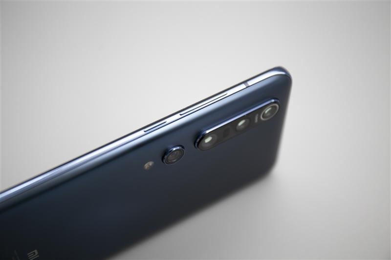 老司机最爱的3款二手旗舰，流畅度堪比2022新机，最低不到2000元