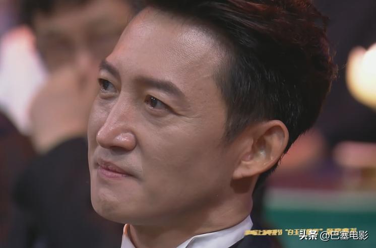 赵丽颖眼睛发炎上台领奖侧面照片,赵丽颖领奖神图高清照片