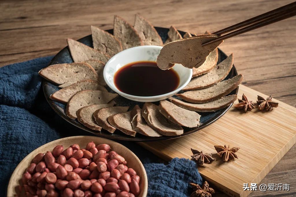 眼睛干涩视力模糊吃什么食物最好,儿童眼睛近视了要多吃哪些食物好