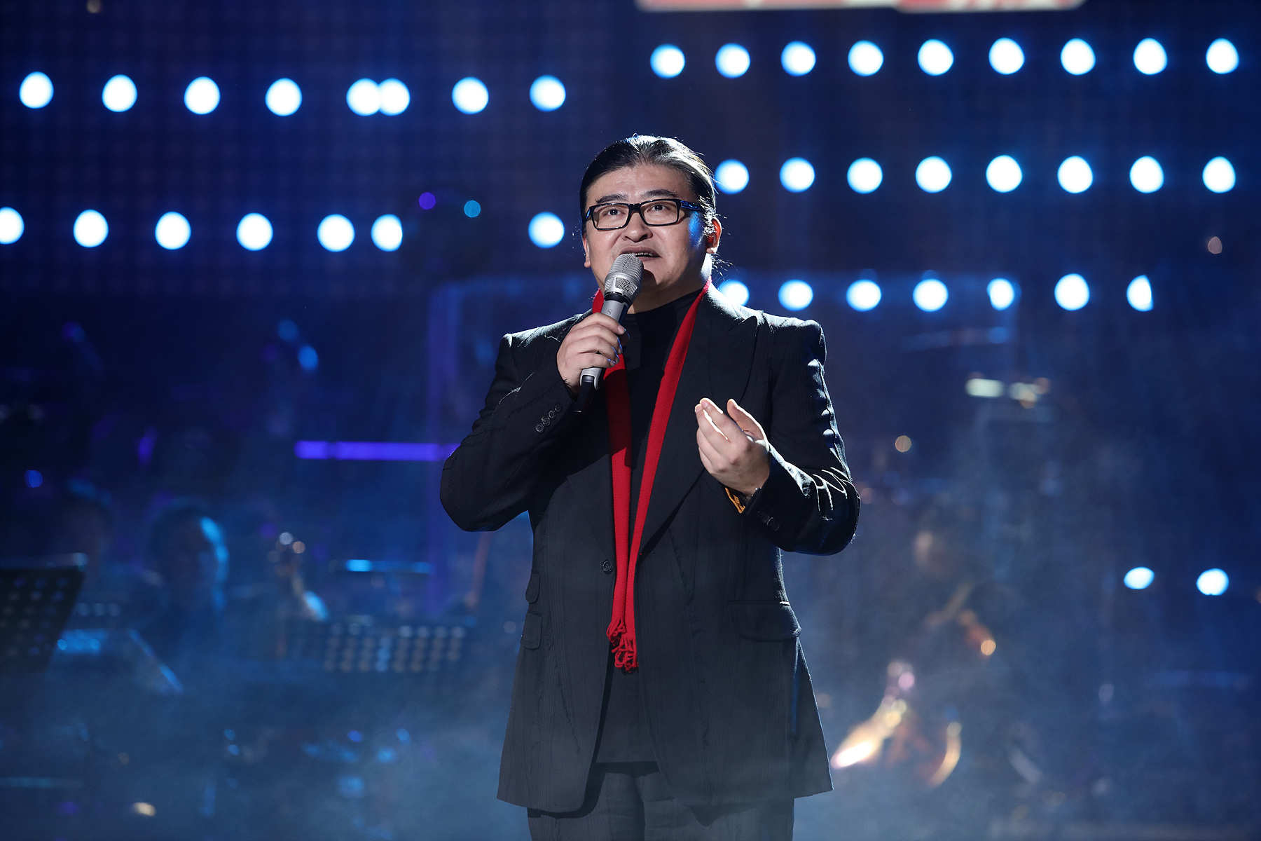 好声音停播!才知刘欢宁可违约的正直背后，是那英连任七季的贪婪