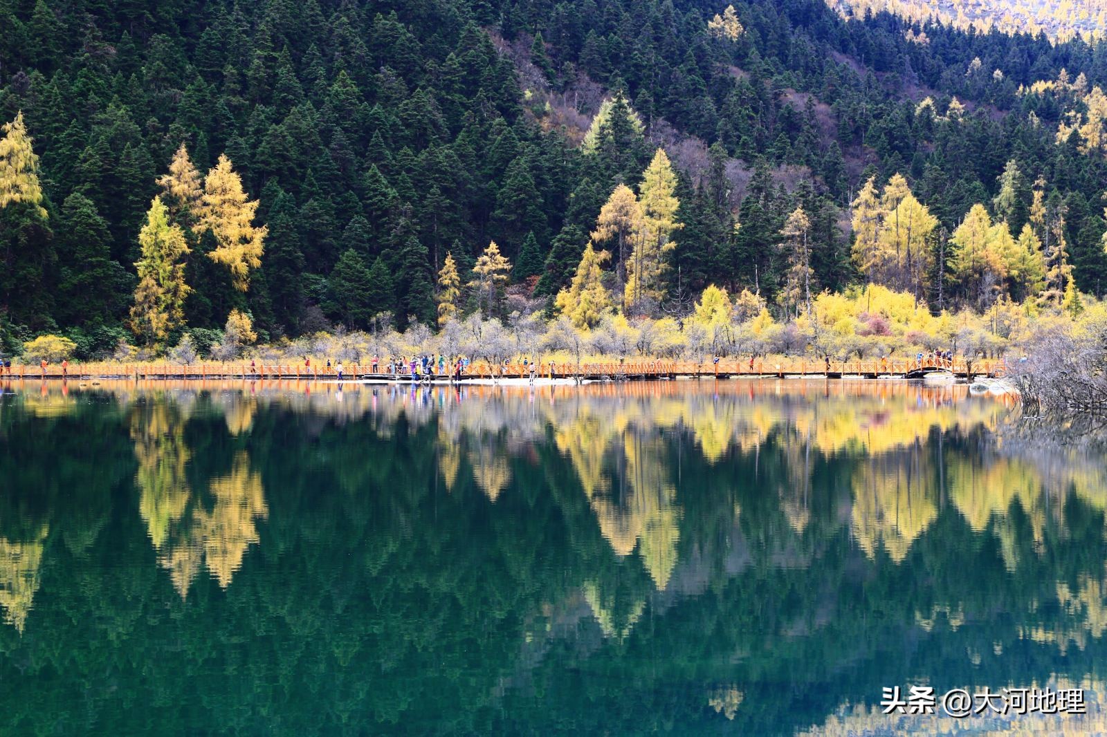 中国南方这30个景点,难说多知名,但敢说它的秋色最艳最浪漫