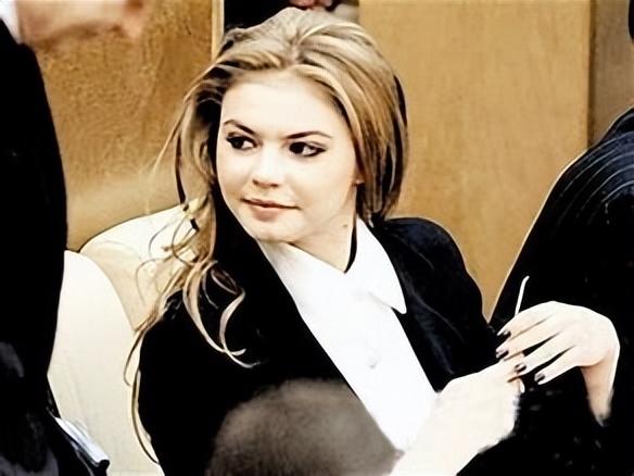 俄体操女星卡巴耶娃,普京和体操名将卡巴耶娃照片