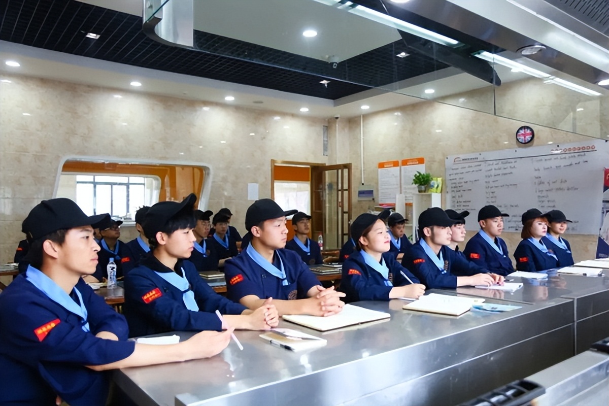 上技校学烹饪,学烹饪的成人大专有必要吗