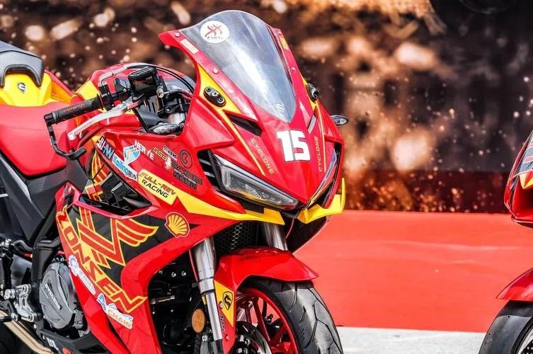 新款雅马哈yzfr3怎么样,雅马哈YZF-R25测评